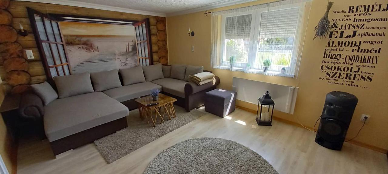 Levendula Vendeghaz Villa Hajdúnánás Екстериор снимка